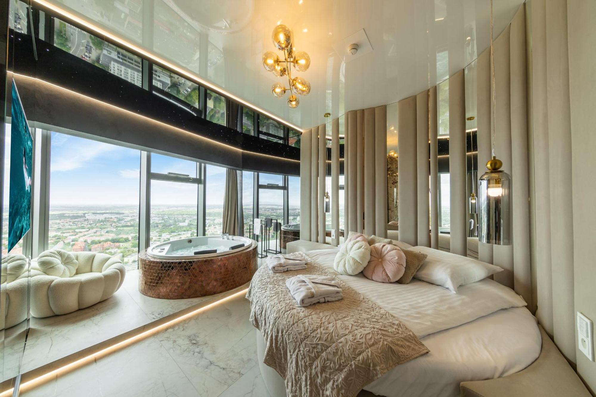 In The Sky - Apartamenty W Sky Tower 弗罗茨瓦夫 外观 照片